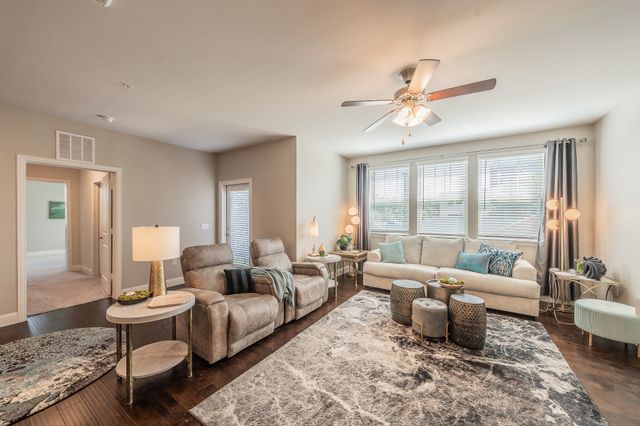 1735 Wittington Place 3206, Farmers Branch, TX 75234