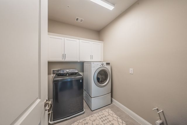 1735 Wittington Place 3206, Farmers Branch, TX 75234