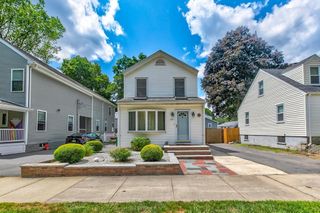 954 Highland Ave, Medford, MA 02155