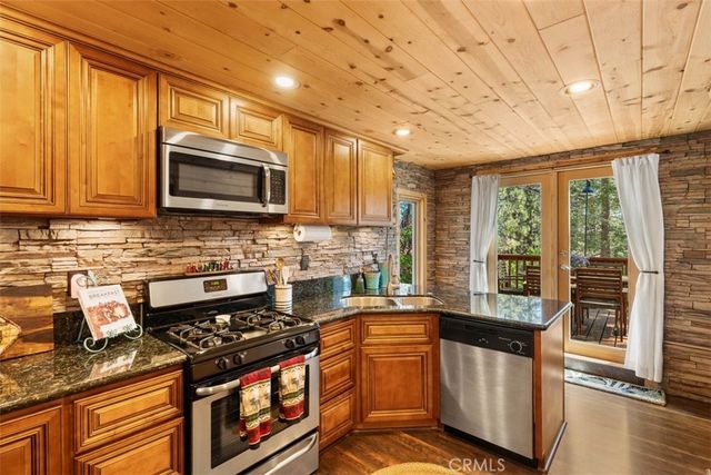 5632 Oak Street, Wrightwood, CA 92397