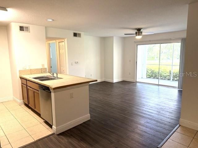 4211 CHATHAM OAK COURT 102, Tampa, FL 33624