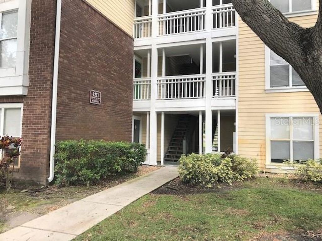 4211 CHATHAM OAK COURT 102, Tampa, FL 33624