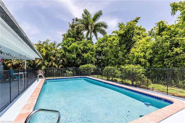 211 W Flamingo CIR, Marco Island, FL 34145