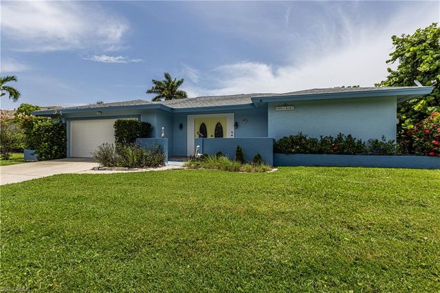 211 W Flamingo CIR, Marco Island, FL 34145