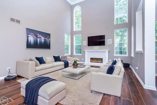 5426 Murray Court, Waterford Twp, MI 48327