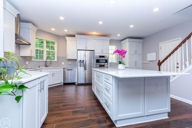 5426 Murray Court, Waterford Twp, MI 48327