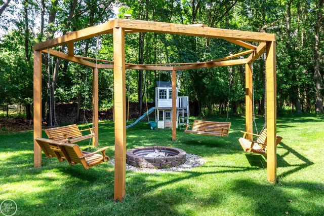5426 Murray Court, Waterford Twp, MI 48327