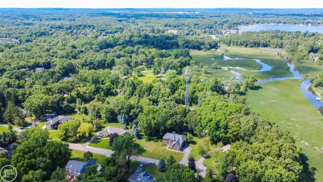 5426 Murray Court, Waterford Twp, MI 48327