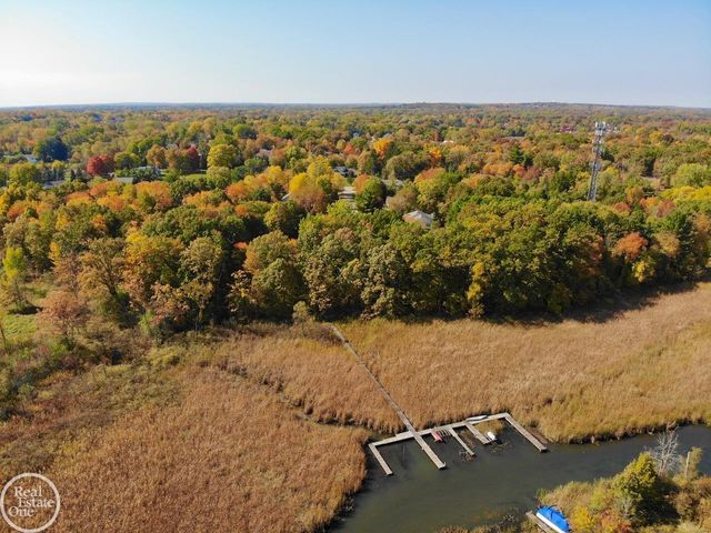 5426 Murray Court, Waterford Twp, MI 48327