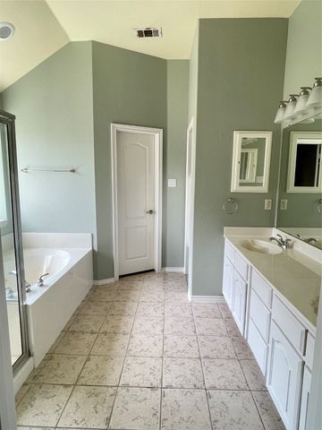 1700 Clover Hill Road, Mansfield, TX 76063