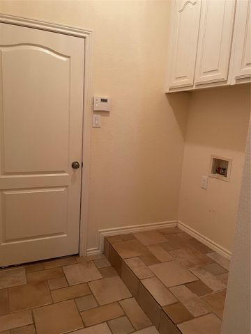 1700 Clover Hill Road, Mansfield, TX 76063