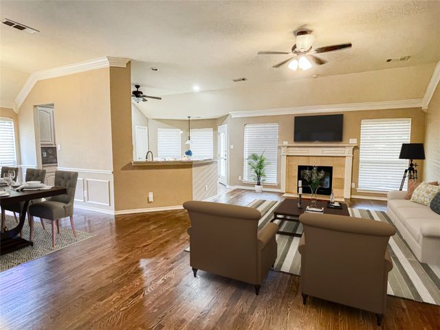 1700 Clover Hill Road, Mansfield, TX 76063