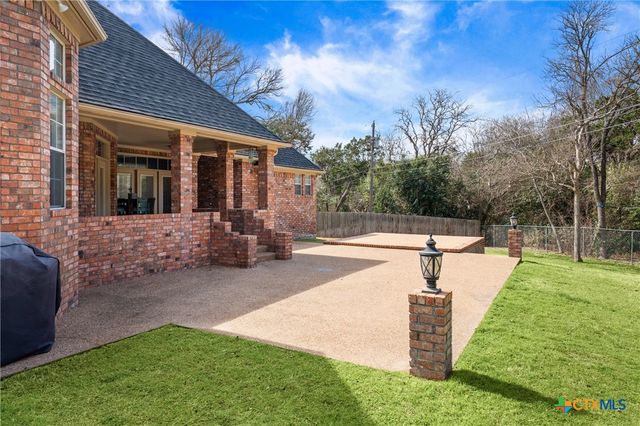 2506 Canyon Cliff Drive, Temple, TX 76502