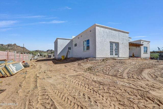 317 W Frontier Street, Apache Junction, AZ 85120