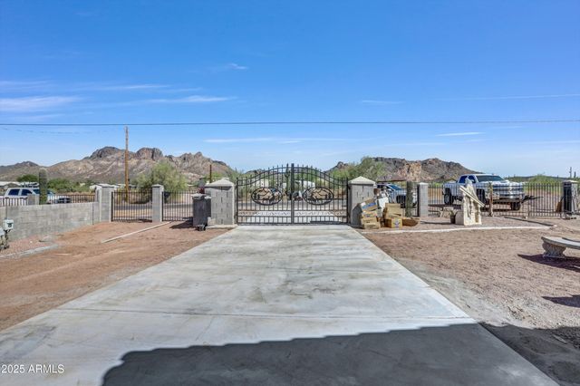 317 W Frontier Street, Apache Junction, AZ 85120