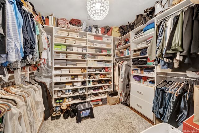 36 Combes Drive, Manhasset, NY 11030