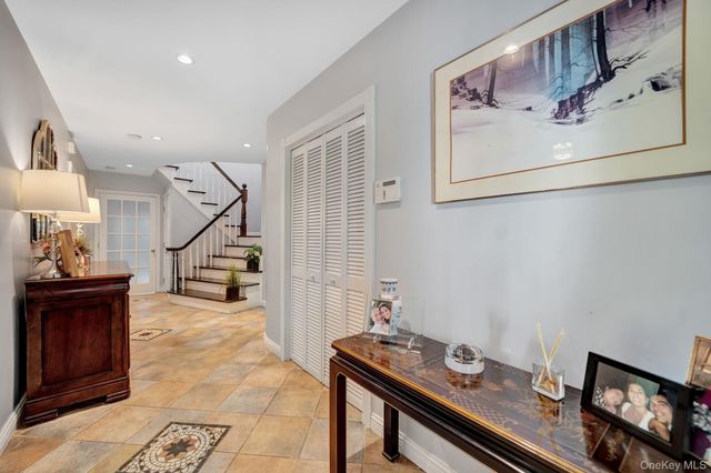 36 Combes Drive, Manhasset, NY 11030