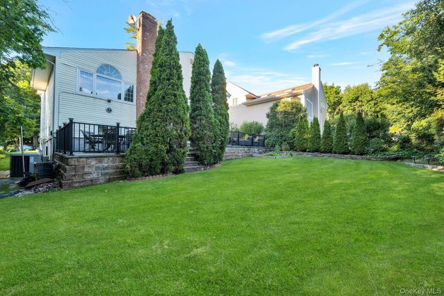 36 Combes Drive, Manhasset, NY 11030
