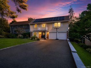 36 Combes Drive, Manhasset, NY 11030