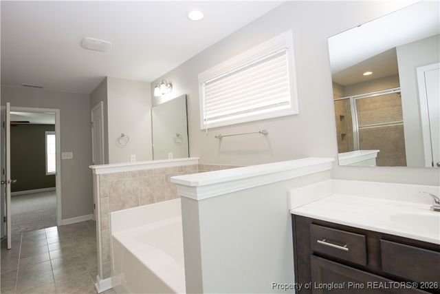 5709 Pondhaven Drive, Fayetteville, NC 28314