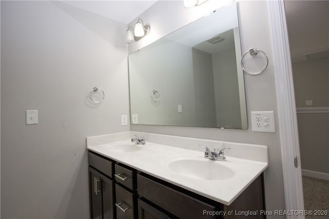 5709 Pondhaven Drive, Fayetteville, NC 28314