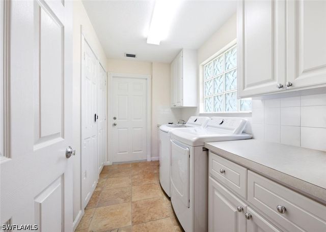 7405 Emilia LN, Naples, FL 34114