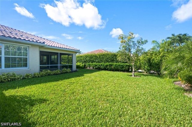 7405 Emilia LN, Naples, FL 34114