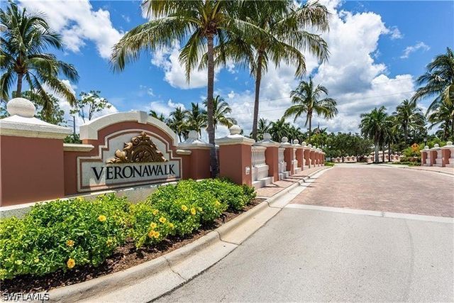 7405 Emilia LN, Naples, FL 34114
