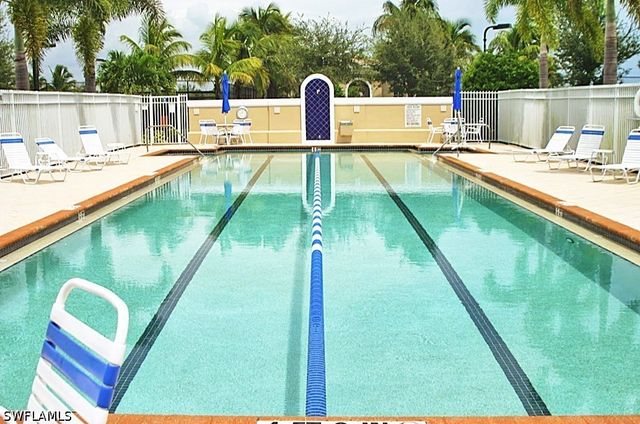 7405 Emilia LN, Naples, FL 34114