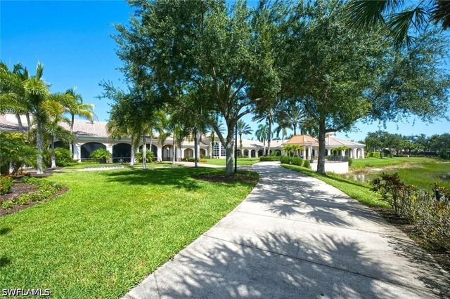 7405 Emilia LN, Naples, FL 34114