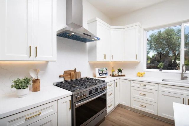 1830 Idaho Avenue, Escondido, CA 92027