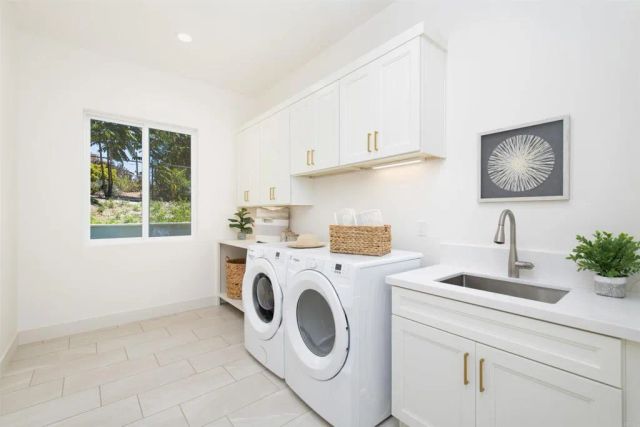 1830 Idaho Avenue, Escondido, CA 92027