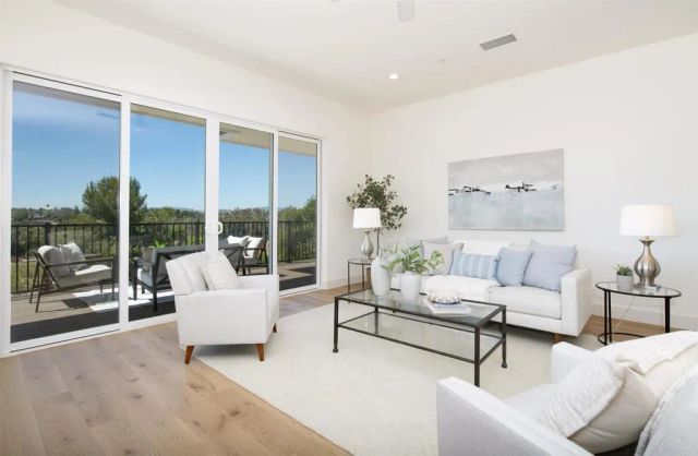 1830 Idaho Avenue, Escondido, CA 92027