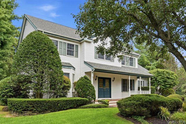 14 Dupont Court, Dix Hills, NY 11746