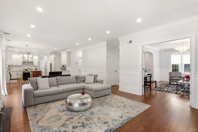 14 Dupont Court, Dix Hills, NY 11746