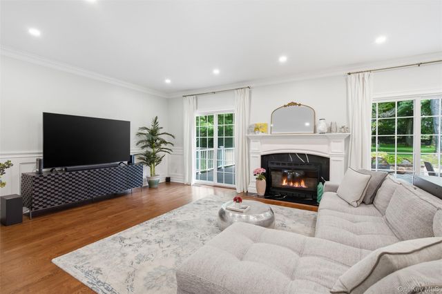 14 Dupont Court, Dix Hills, NY 11746
