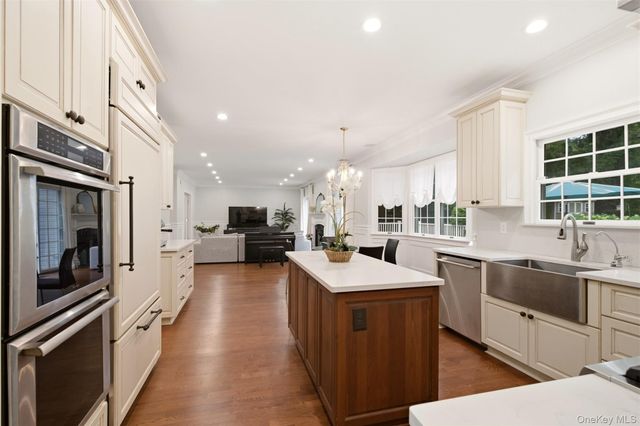 14 Dupont Court, Dix Hills, NY 11746