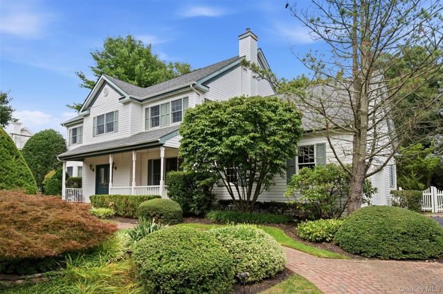 14 Dupont Court, Dix Hills, NY 11746