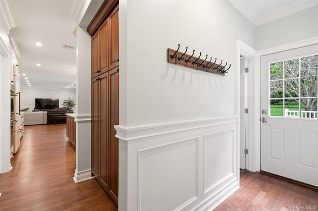 14 Dupont Court, Dix Hills, NY 11746