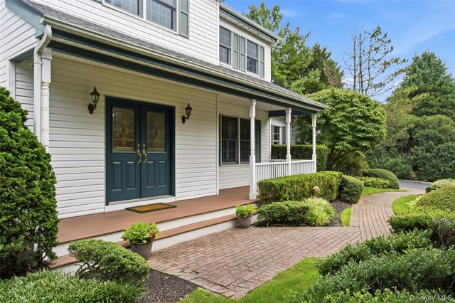 14 Dupont Court, Dix Hills, NY 11746