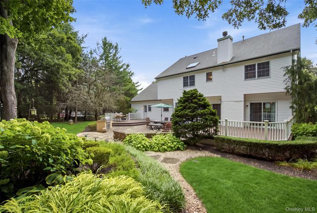 14 Dupont Court, Dix Hills, NY 11746