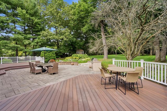14 Dupont Court, Dix Hills, NY 11746