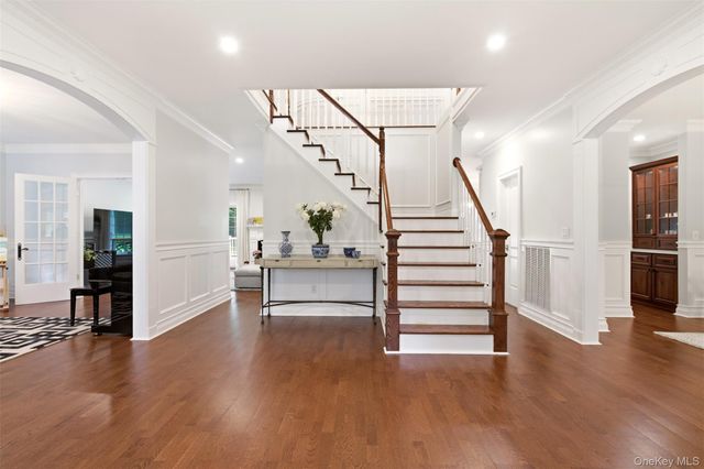 14 Dupont Court, Dix Hills, NY 11746