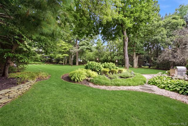 14 Dupont Court, Dix Hills, NY 11746