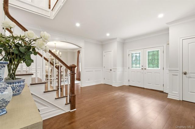 14 Dupont Court, Dix Hills, NY 11746
