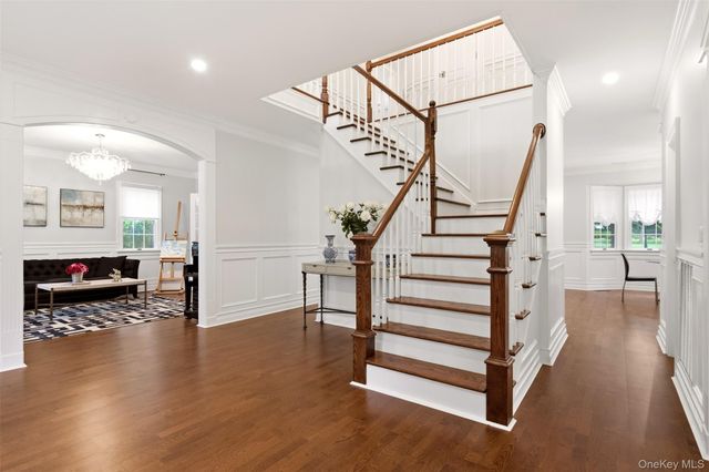 14 Dupont Court, Dix Hills, NY 11746