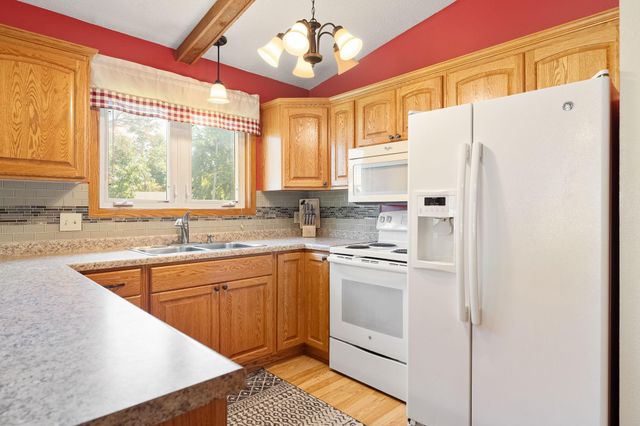 28 Leprechaun Lane, Mantorville, MN 55955