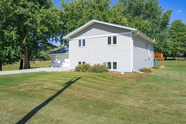 28 Leprechaun Lane, Mantorville, MN 55955