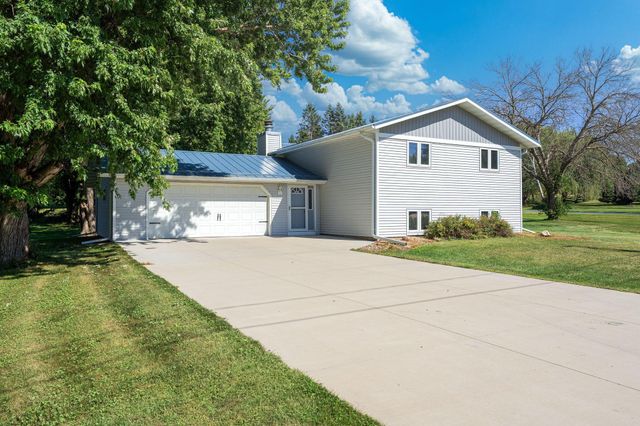 28 Leprechaun Lane, Mantorville, MN 55955