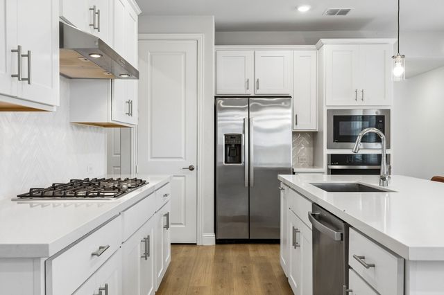 422 Holly Road, Little Elm, TX 75068